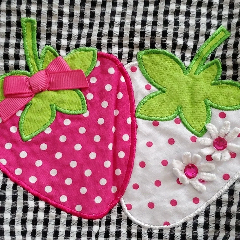 Rare Editions Girls Black Seersucker Gingham Strawberry Romper Size 6M‎